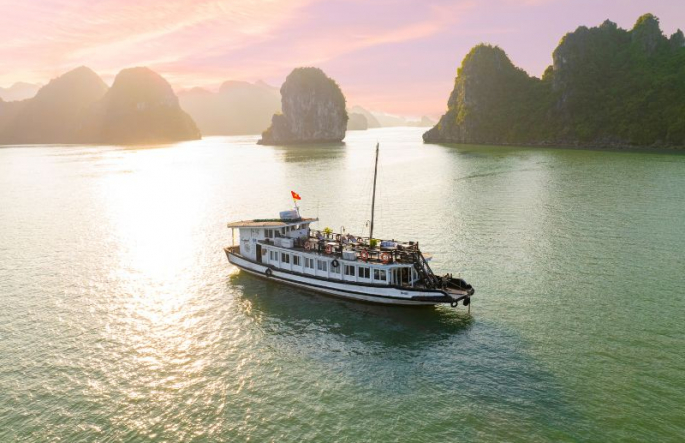 Post-pandemic: Why are more travelers choosing private cruises in Ha Long Bay?