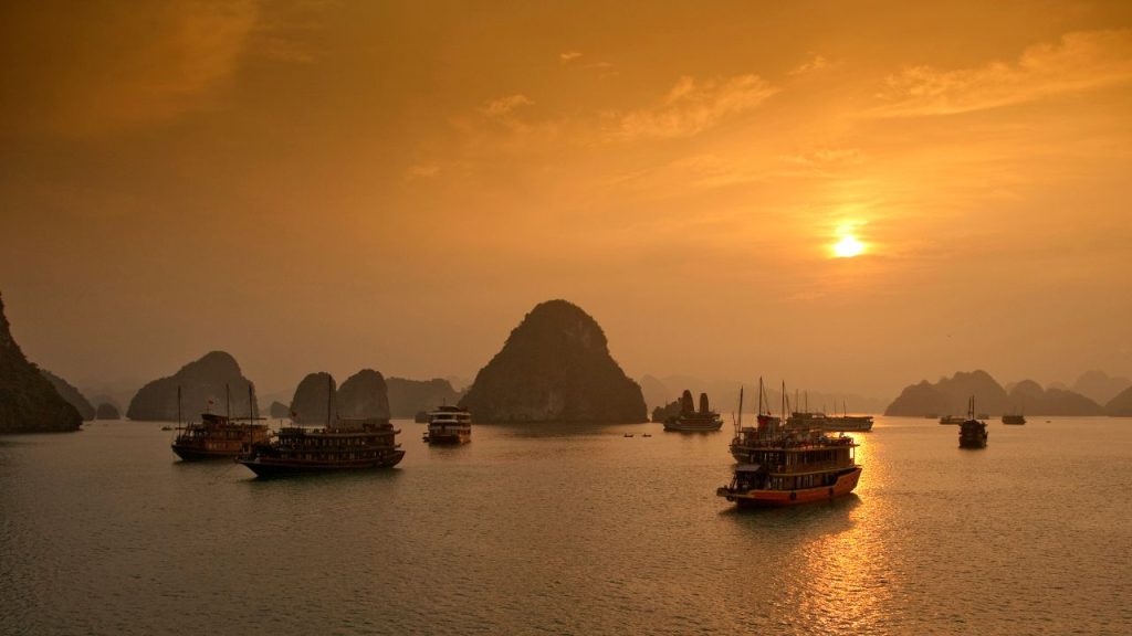 Pro’s and Con’s of spending Tet Holiday on Halong Bay overnight cruises - bhaya cruise - halong bay vietnam (3)