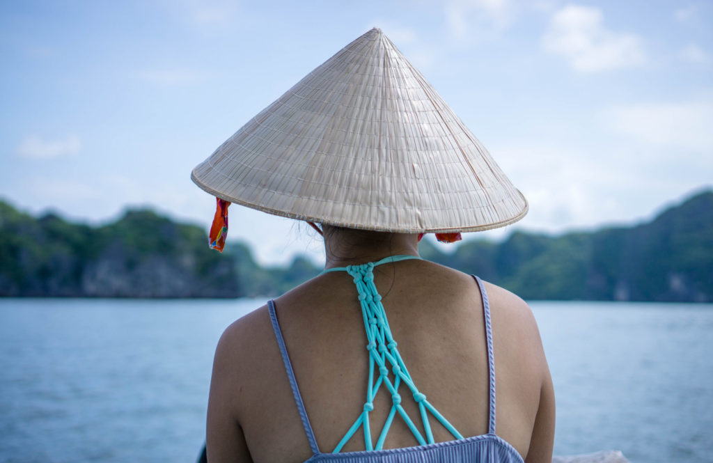 solo-traveler-halong-bay