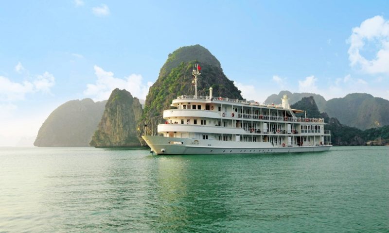 the-au-co-overview-halong-bay