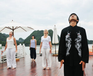 tai-chi-in-halong-bay