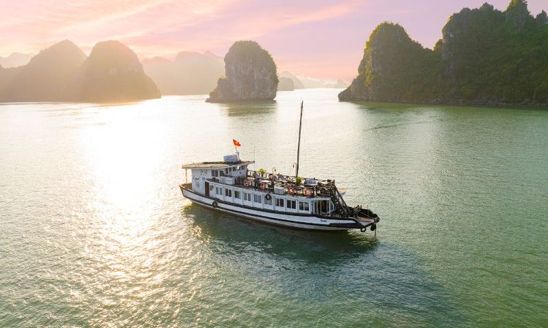 Bhaya Legend - Halong Bay Private Cruise
