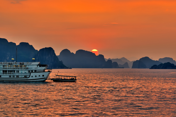 halong bay weather in fall