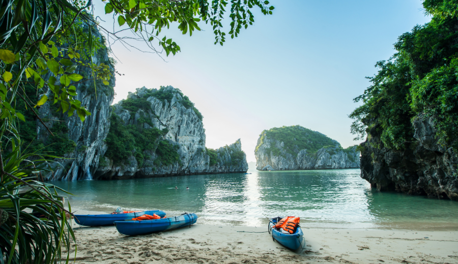 Ba Ham Lake route 3 Halong Bay