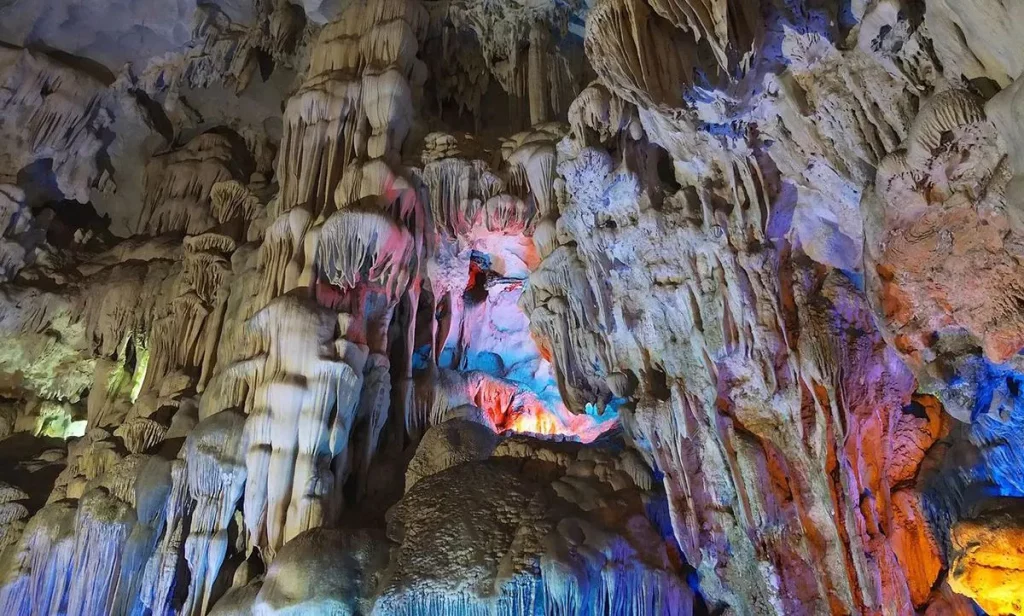 Thien Cung Cave Route 1 Halong Bay