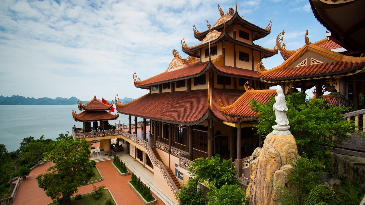 Cai Bau Island - cai bau pagoda - bhaya cruise - halong bay vietnam