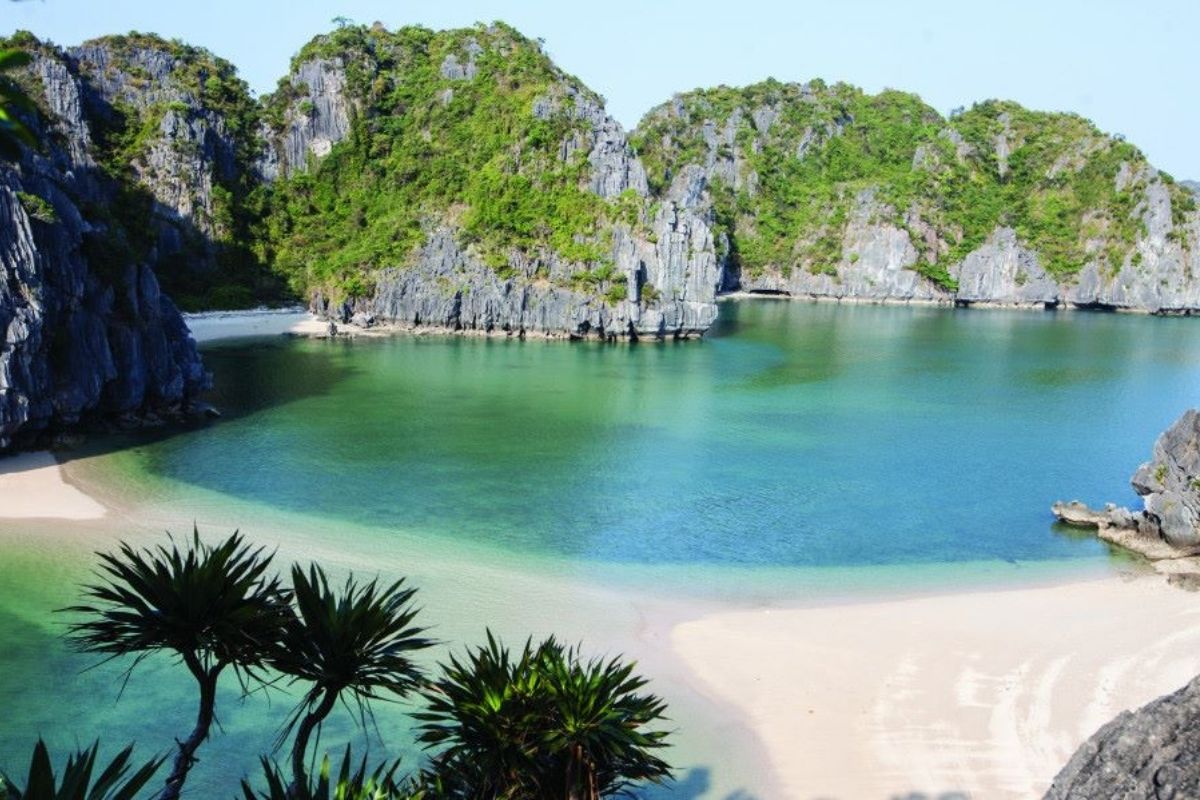 Top 7+ Halong Bay Beaches to Visit in 2025 - 2026 (Updated Guide) - Bhaya Cruises