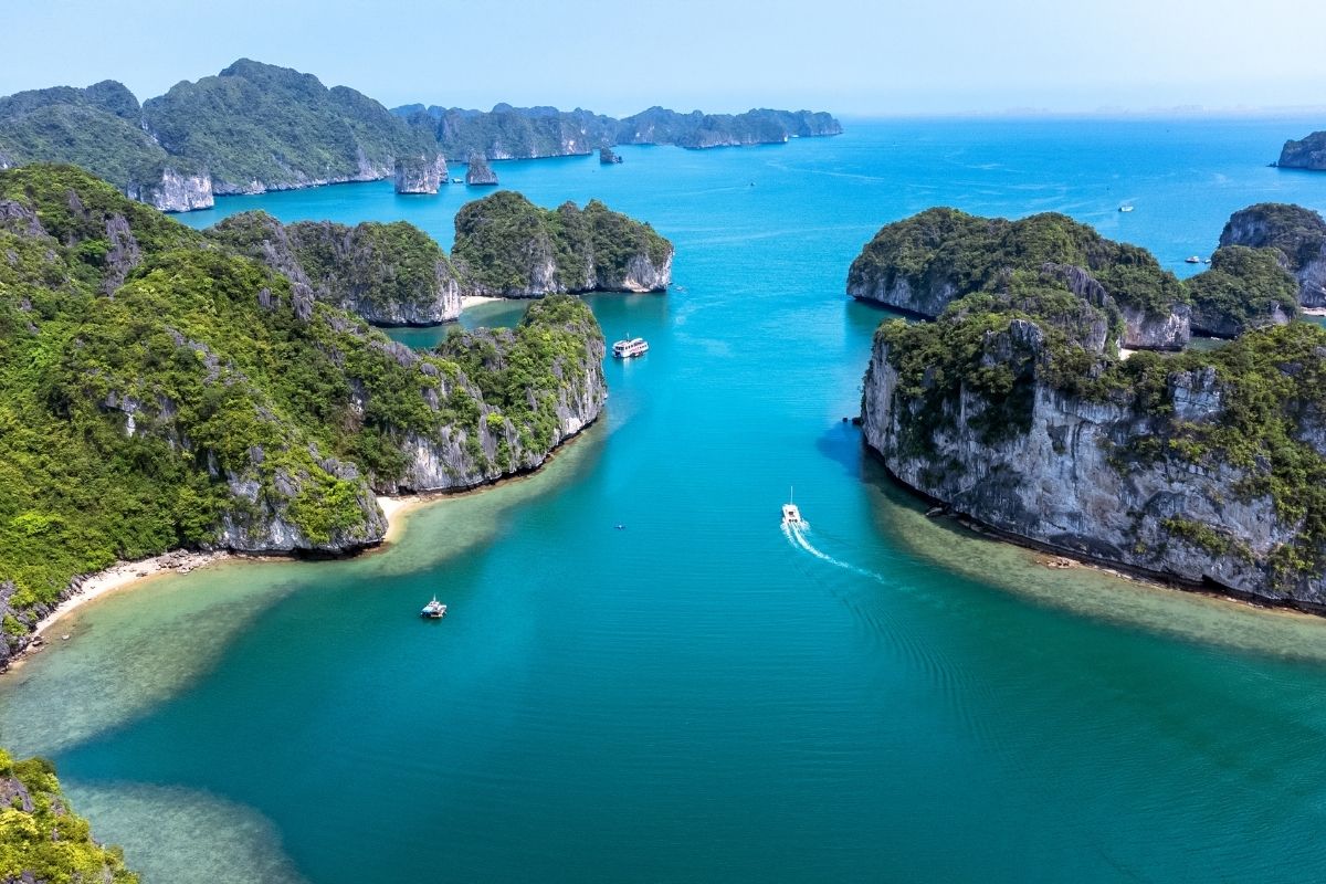 Overview Of Cat Ba - Bhaya Cruises