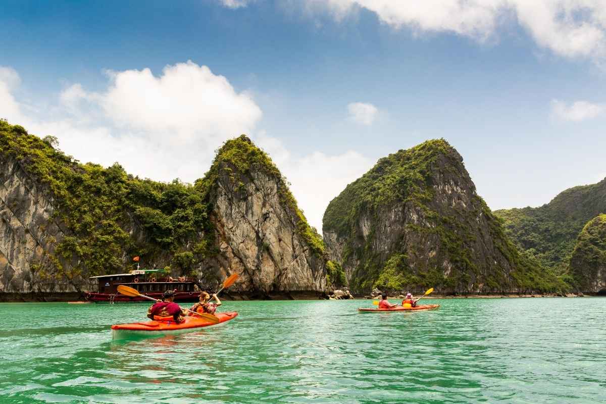 Kayak in Titov Island