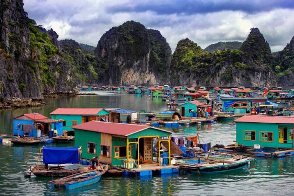 peaceful-Vung_vien_fishing_village