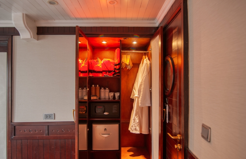 Deluxe Cabin Au Co Cruise (6)