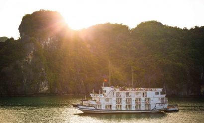 3 days explore Halong Bay on wooden boat