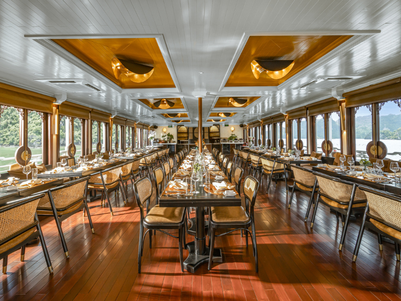 Au Co Restaurant