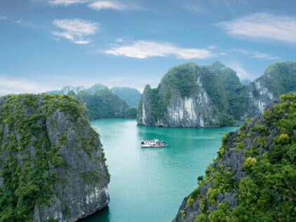 Bhaya Legend Private cruise Halong Bay