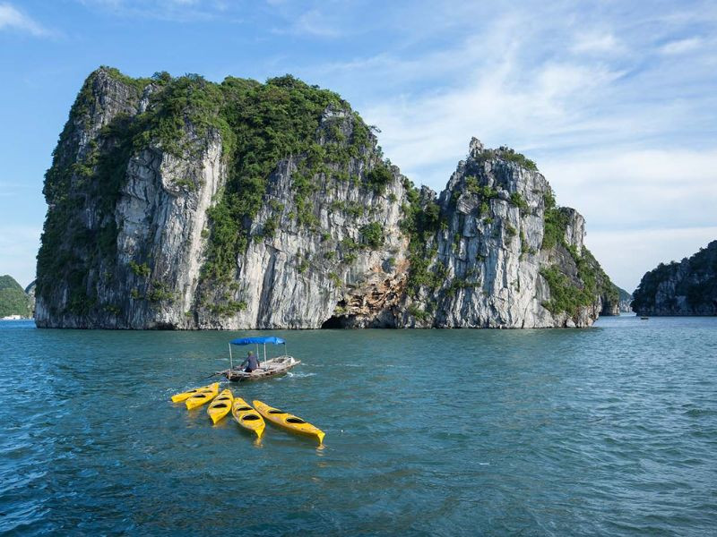 3 Days Unique Bai Tu Long & Halong Bay Cruise