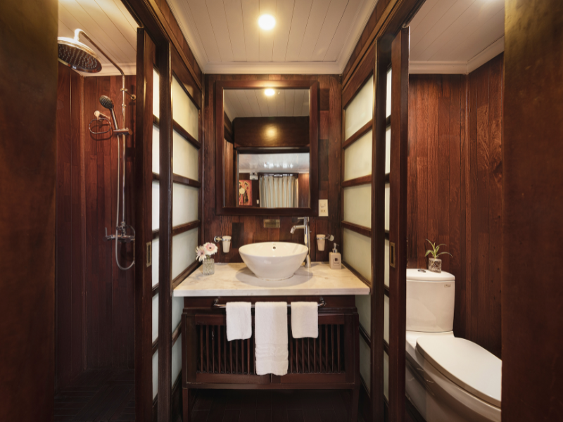 3 days explore Halong Bay on wooden boat