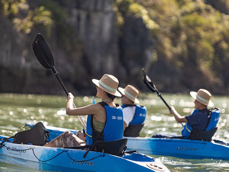 Kayaking in Ho Ba Ham area, Halong Bay