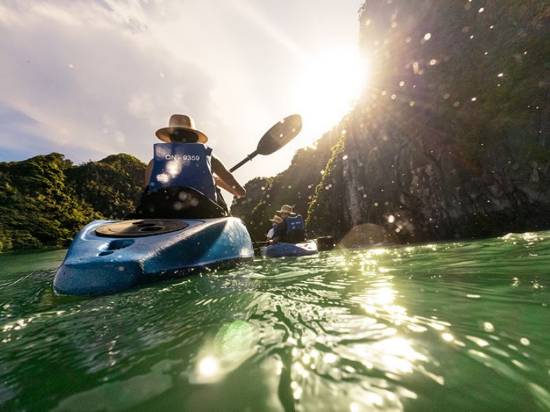 Kayaking in Ho Ba Ham area, Halong Bay