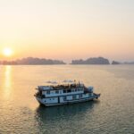 tàu du lịch vịnh hạ long