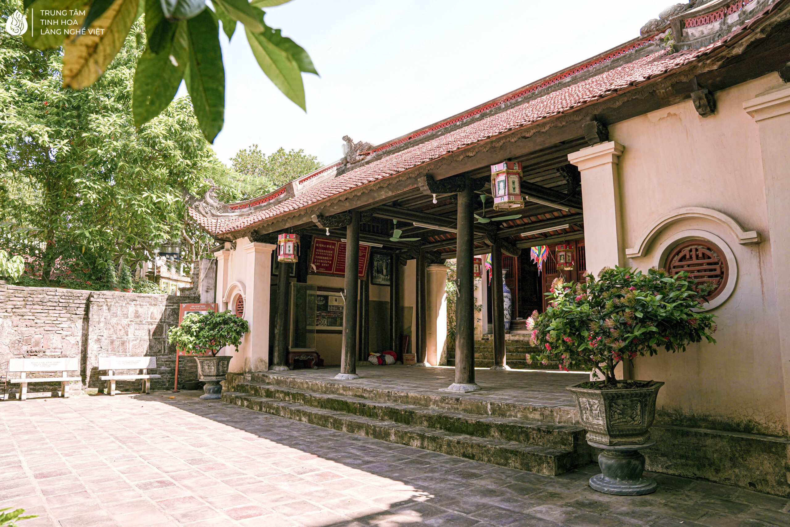 Bat Trang village tour