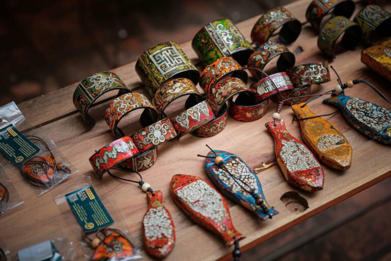Duong Lam Ancient Village & Lacquer Art Experience