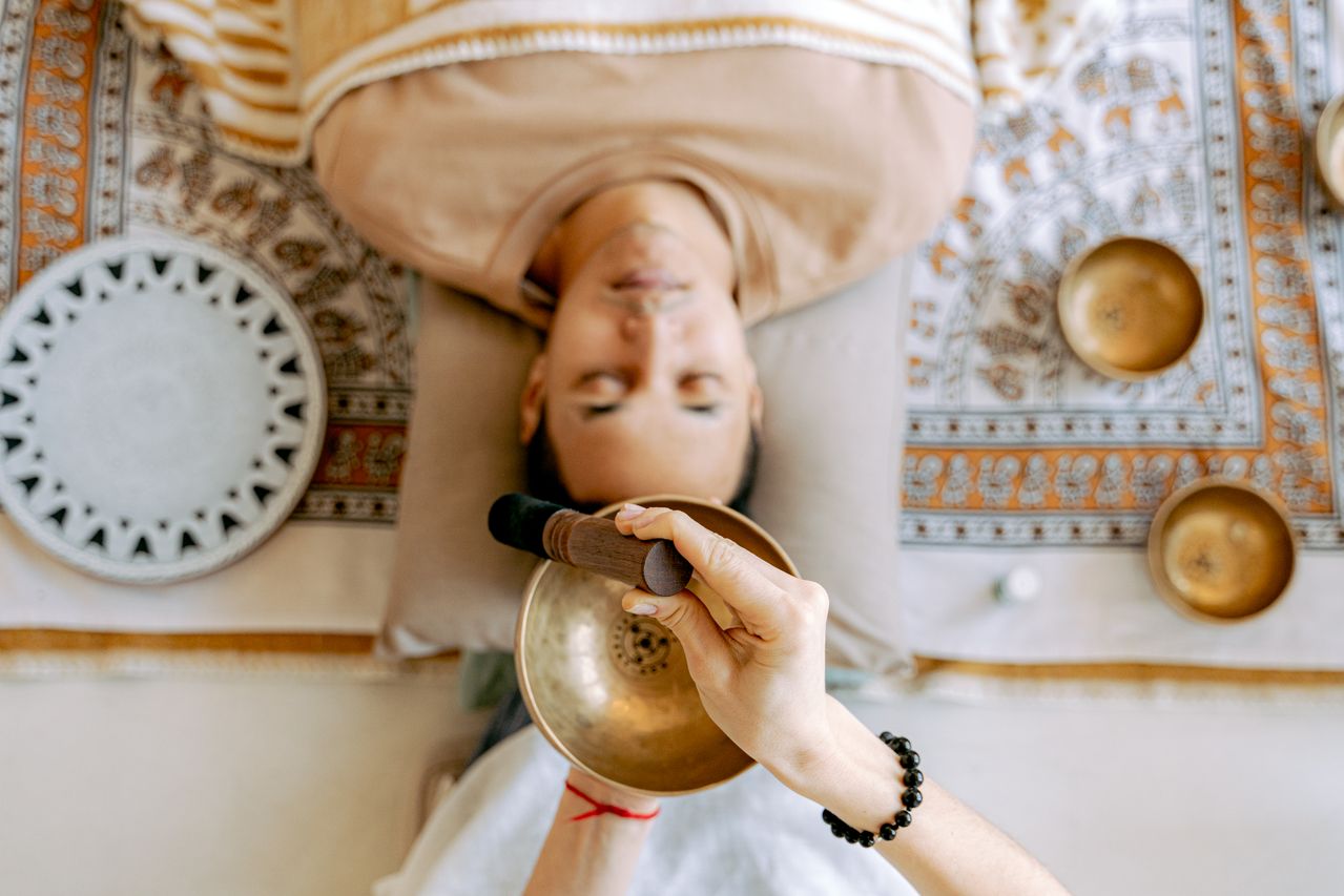 Singing bowl therapy workshop