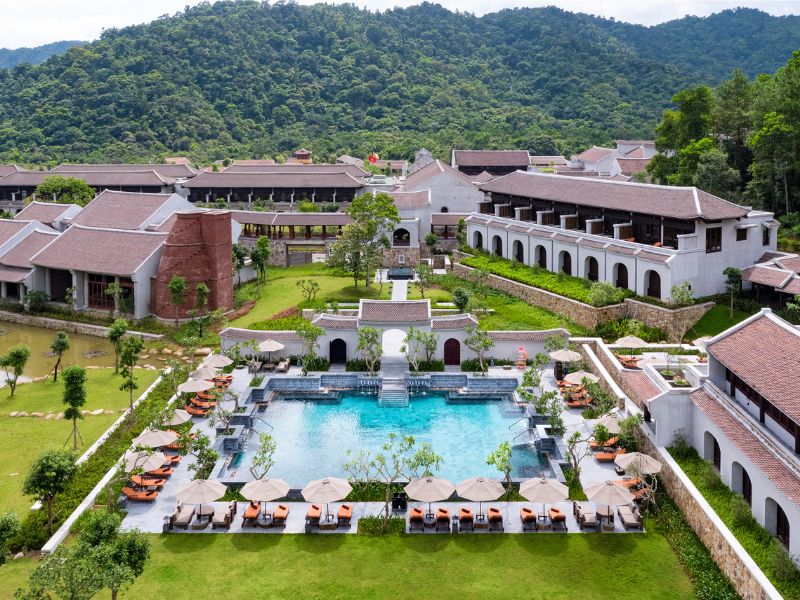 Halong Cruise & Yen Tu Mountain Retreat Journey
