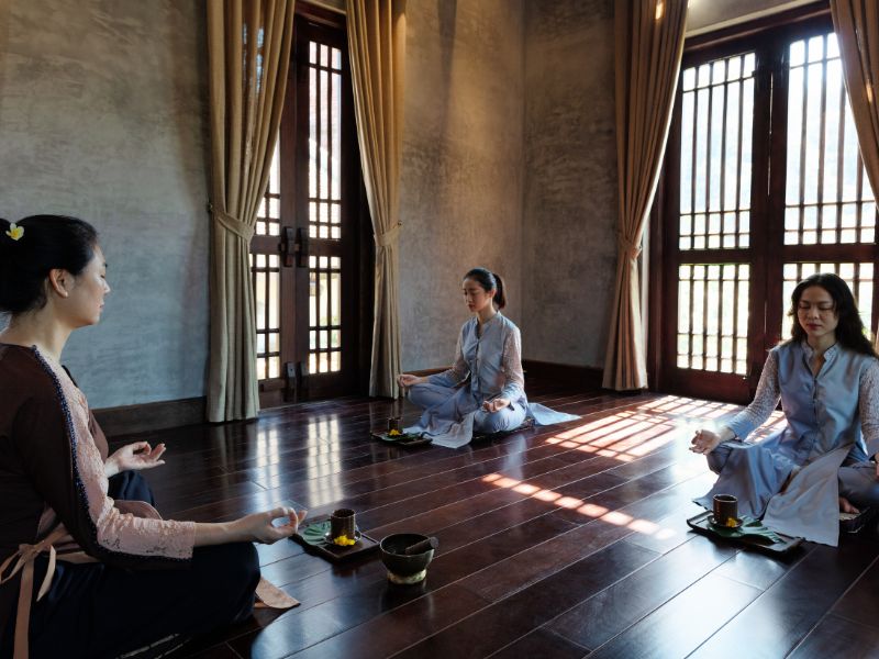 Halong Cruise & Yen Tu Mountain Retreat Journey