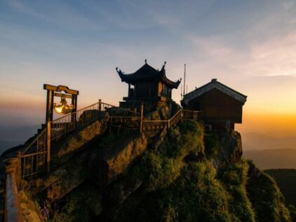 Halong Cruise & Yen Tu Mountain Retreat Journey