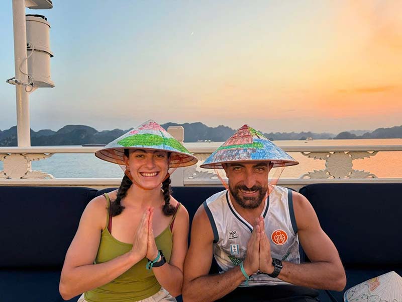 A cultural discovery during an elegant two-bay journey aboard The Au Co